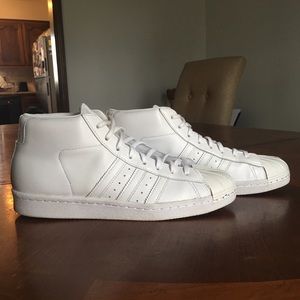 Unique Women’s Leather White Adidas